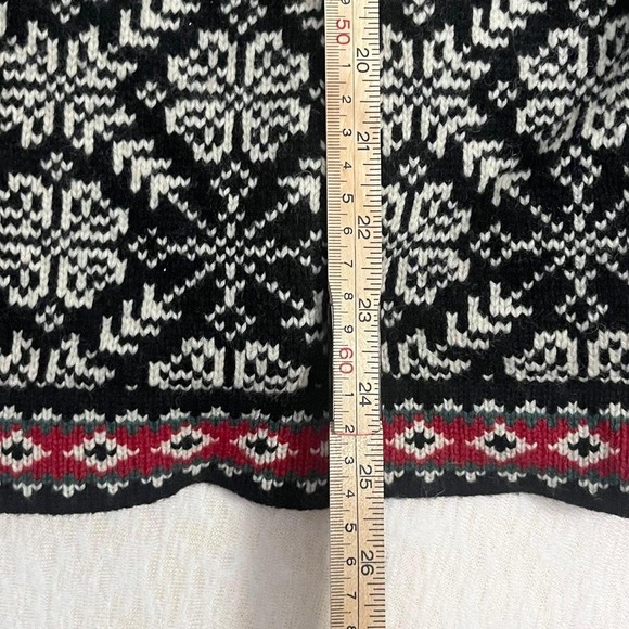 L.L.Bean Women's 1X Merino Wool Nordic Cardigan Sweater Black White Red - Picture 5 of 7